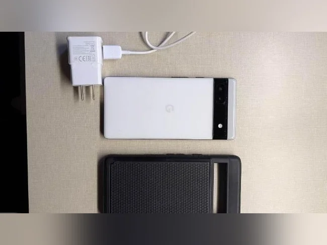 Cellulaire intelligent Google Pixel 6a - comme neuf thumbnail 3