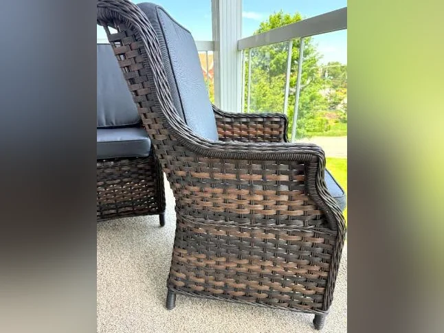 Chaise pour patio ou galerie thumbnail 2