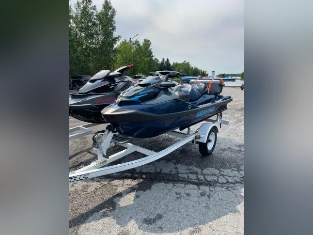 2 Motomarines Bombardier