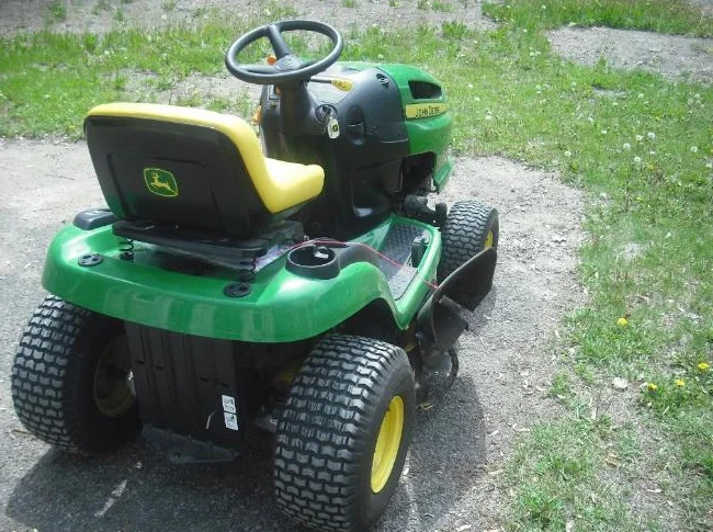 tracteur à gazon thumbnail 3