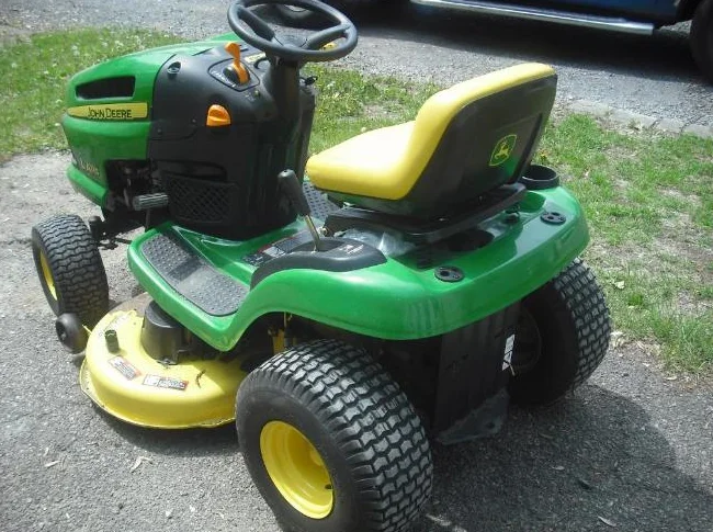tracteur à gazon thumbnail 4