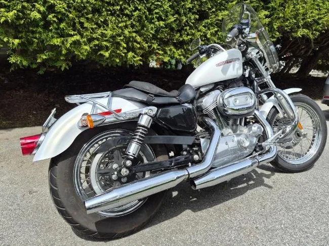 Harley Davidson Sportster 883 thumbnail 3