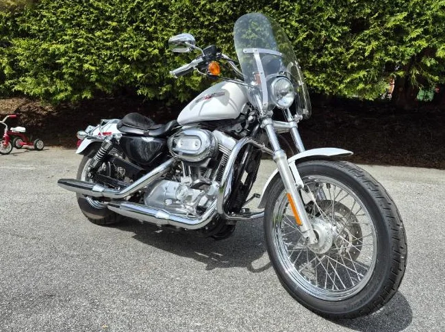 Harley Davidson Sportster 883 thumbnail 2