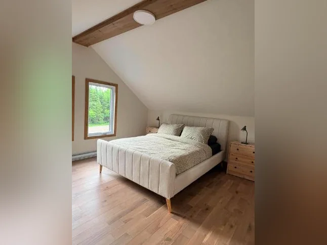 Chalet à louer de 3 chambres et 2 salles de bain avec accès au lac (location saisonnière) thumbnail 6