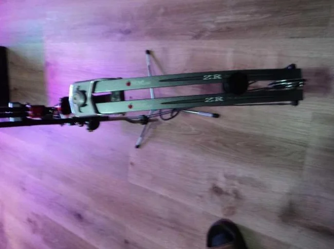 Arc Hoyt Sapphire ZR200 gaucher. Couleur rouge flamme. thumbnail 3