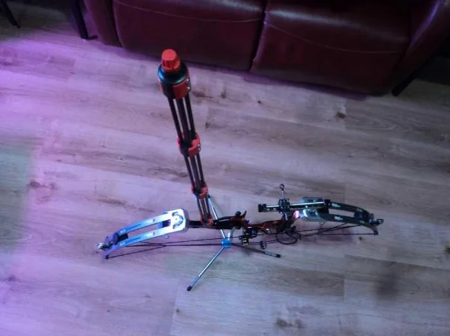 Arc Hoyt Sapphire ZR200 gaucher. Couleur rouge flamme. thumbnail 2