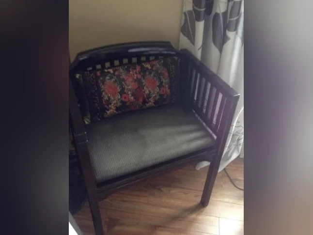 Chaise laquée noire style orientale