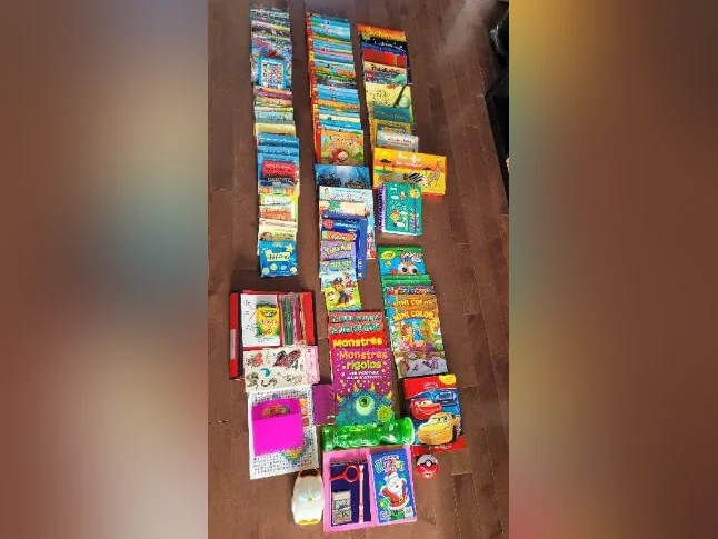 80 livres d’histoires enfants, idéal garderie, tablette parlante avec livres, livres à colorier etc  (voir descriptions)