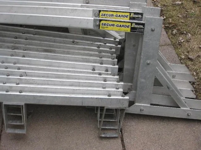 GARDE-CORPS EN ALUMINIUM POUR CONSTRUCTION 95 C$ thumbnail 3