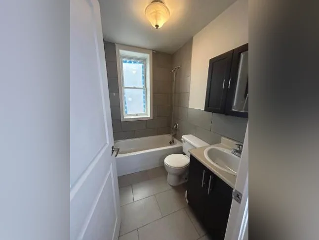Découvrez ce lumineux et spacieux appartement de 2 chambres a Lachine thumbnail 5