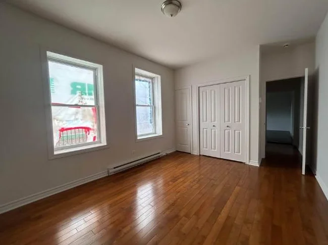 Découvrez ce lumineux et spacieux appartement de 2 chambres a Lachine thumbnail 2
