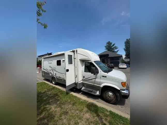 VR Ford Lexington thumbnail 3