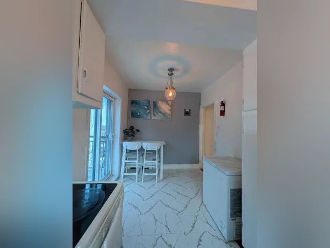 Grand 4 1/2 a louer Rue Van Horne JUIN Chauffage et eau chaude inclus thumbnail 5