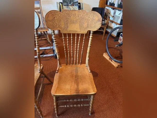 4 chaises antiques