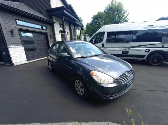 Hyundai accent automatique de base seulement 143000 km prix ferme thumbnail 2