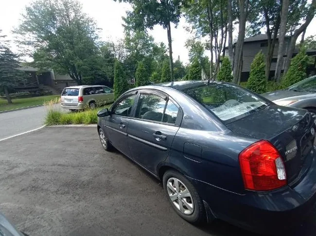 Hyundai accent automatique de base seulement 143000 km prix ferme thumbnail 4
