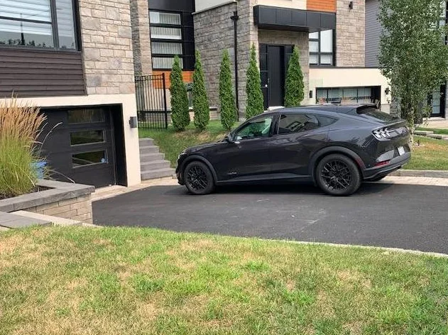 Mustang Mach E AWD 2022 ***Negociable* Full Equipé thumbnail 6