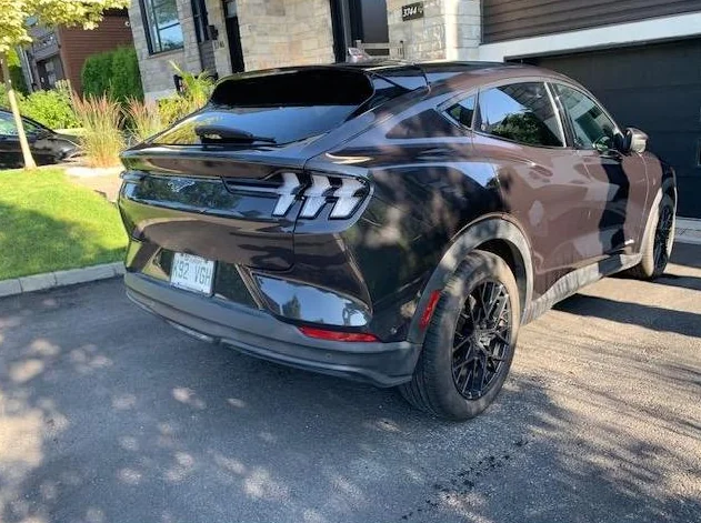Mustang Mach E AWD 2022 ***Negociable* Full Equipé thumbnail 4