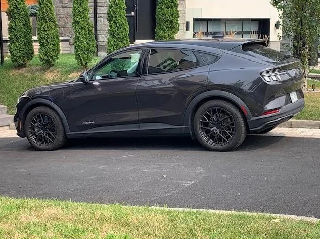 Mustang Mach E AWD 2022 ***Negociable* Full Equipé thumbnail 3