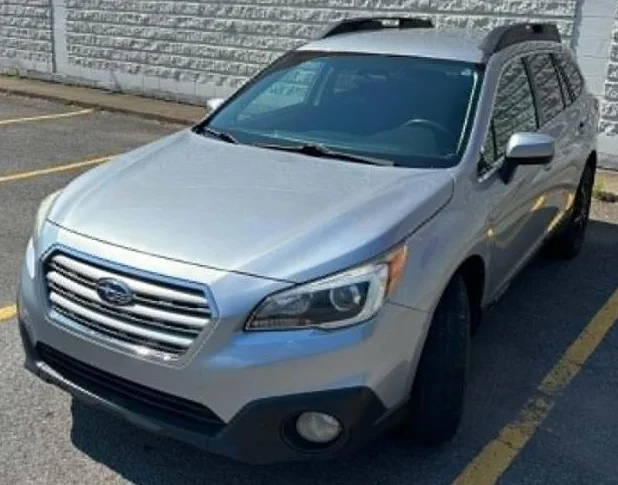 Subaru Outback 2017 AWD – Très propre – Pneus hiver presque neufs inclus – Entretien A1