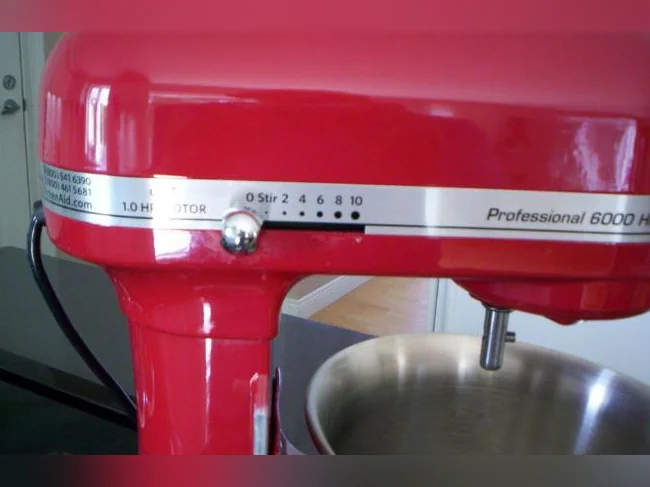 Batteur sur socle KitchenAid Professional 6000 HD – Empire Red thumbnail 2