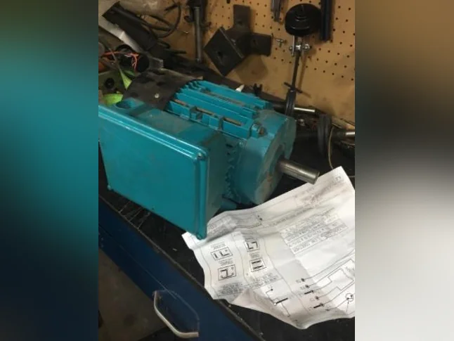 Moteur électrique 1HP 1750 RPM industriel