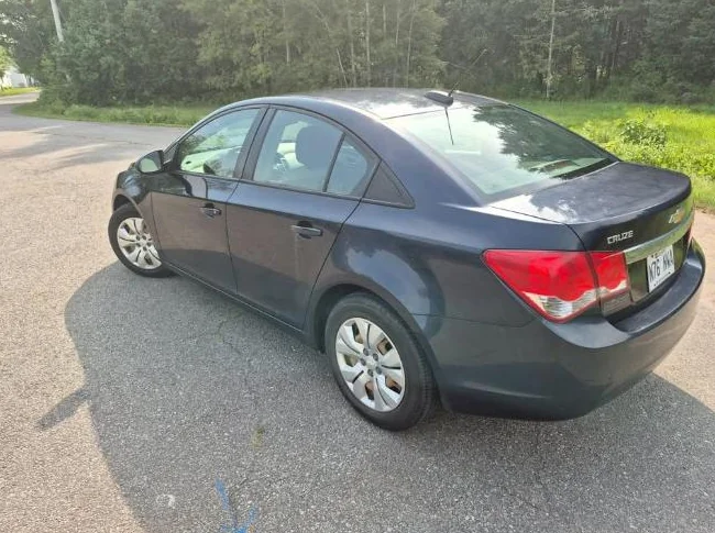 Chevrolet Cruze thumbnail 3