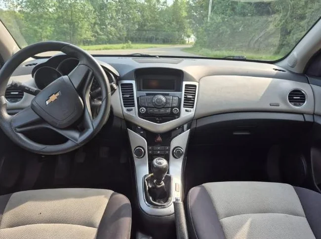 Chevrolet Cruze thumbnail 4