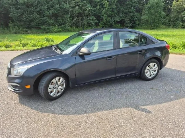 Chevrolet Cruze thumbnail 2