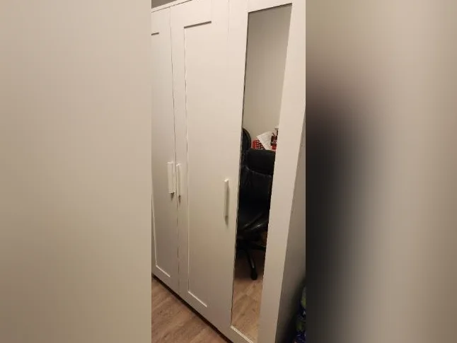Armoire thumbnail 2
