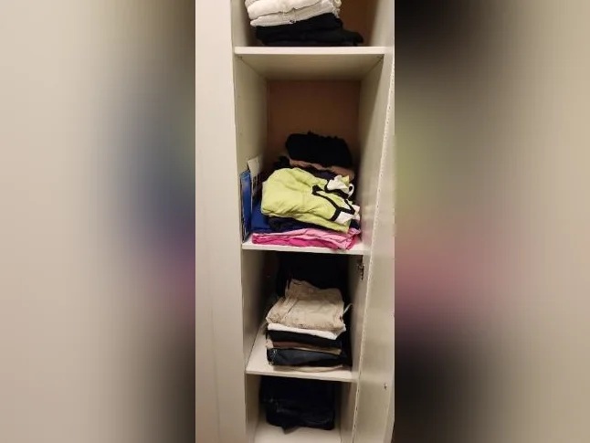 Armoire thumbnail 3