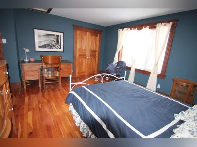 Chambre spacieuse au bord de l'eau thumbnail 2