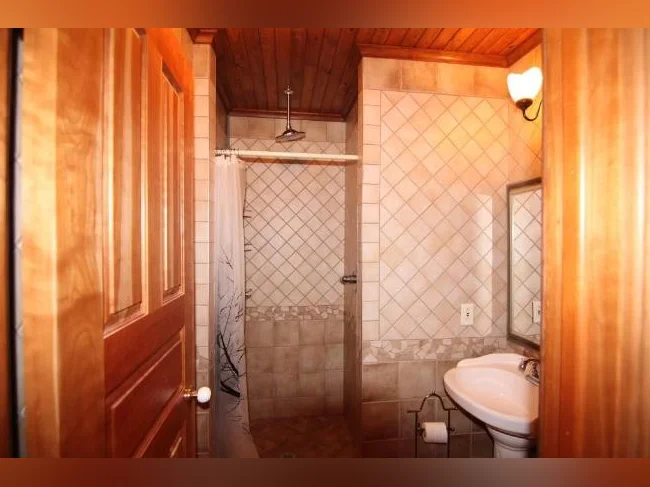 Chambre spacieuse au bord de l'eau thumbnail 5