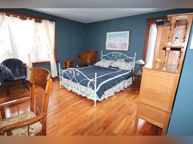 Chambre spacieuse au bord de l'eau