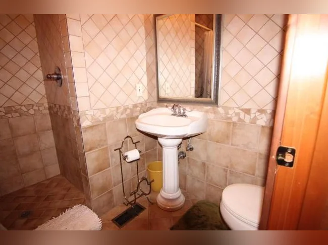 Chambre spacieuse au bord de l'eau thumbnail 6