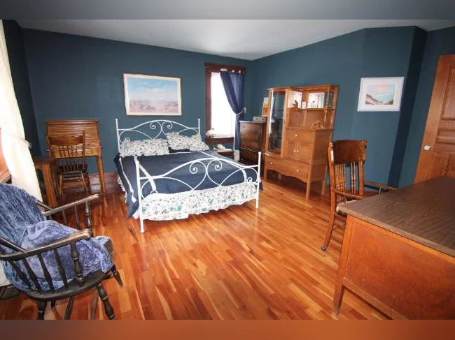 Chambre spacieuse au bord de l'eau thumbnail 3