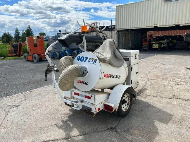 Remorque Aspirateur au diesel Madvac 61-D Balayeuse Kubota Vacuum Trailer thumbnail 2