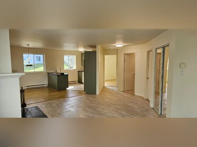 My Gabriel 41/2 tranquility foyer, golf, ski thumbnail 4