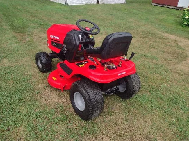 Tracteur a gazon CRAFTSMAN 439cc 38'' de coupe année 2019 comme neuf thumbnail 2