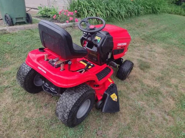 Tracteur a gazon CRAFTSMAN 439cc 38'' de coupe année 2019 comme neuf thumbnail 3