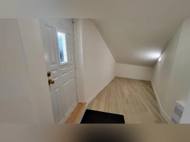 Saint-Léonard 4.5 demi sous-sol Ultra moderne, Complètement isolé et refait à neuf!