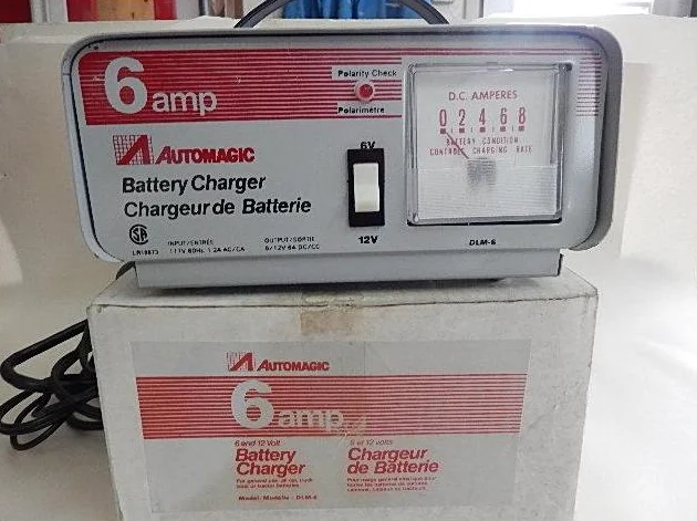 Chargeur de batterie 6 et 12 Volts