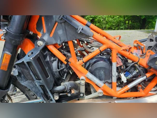 KTM 690 Enduro R 2012 thumbnail 3