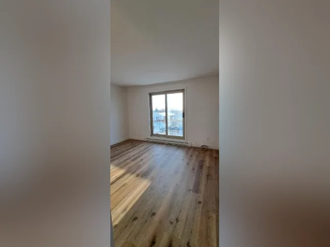3 ½ Rénové Style Condo – Montreal (R.D.P.) thumbnail 9