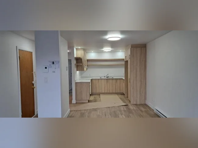 3 ½ Rénové Style Condo – Montreal (R.D.P.) thumbnail 3
