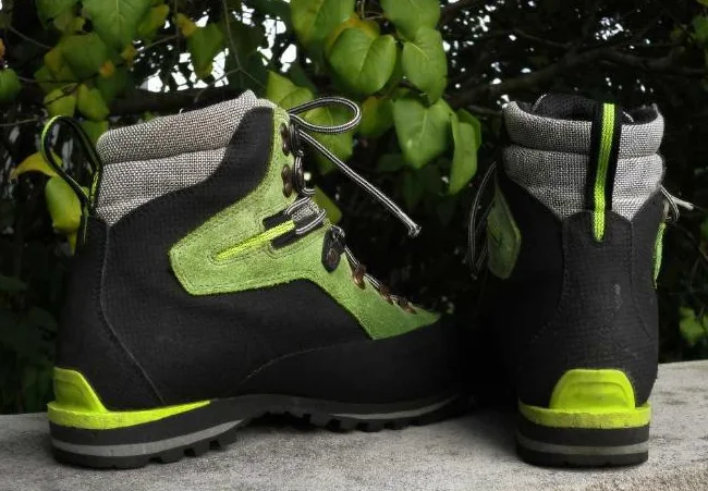 Bottes de randonnée pédestre - Homme Taille 8.5 / 42 - Négociable thumbnail 2