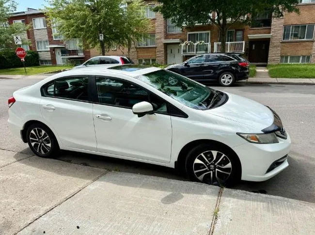 Honda Civic Sedan 4 portes automatique thumbnail 6