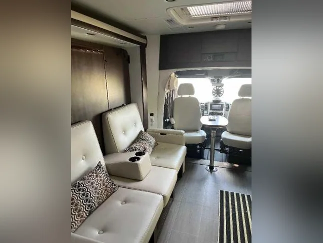 VR UNITY FX Mercedes 24 pieds