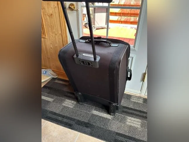 Grande valise Samsonite 4 roues multidirectionnelles.mesures 26 H x17 Lx13 (pouces) thumbnail 6