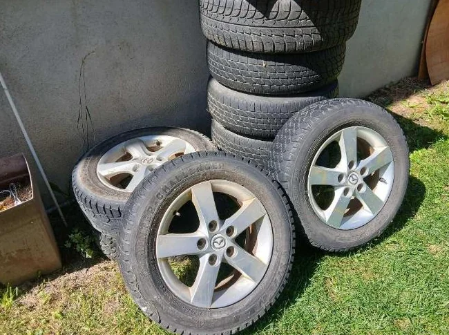 mazda3 2006 thumbnail 2